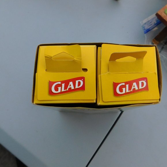 Glad Quick Tie 40 Gallon with Gain  New in Box - Picture 3 of 4